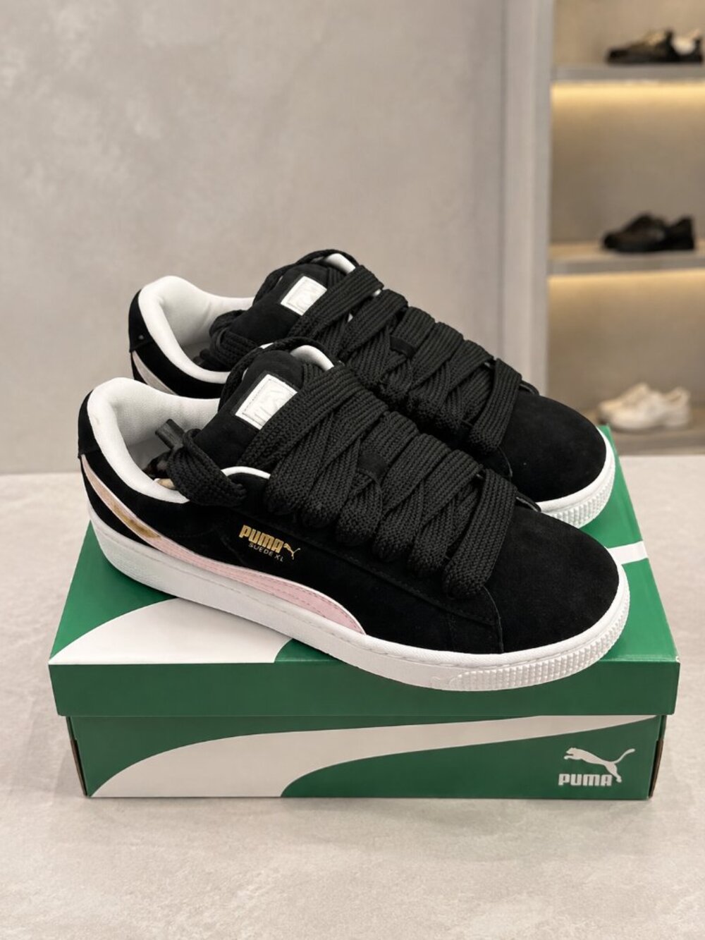 Puma Suede XL Women’s 9 Black Pink Chunky Sneakers New With Box